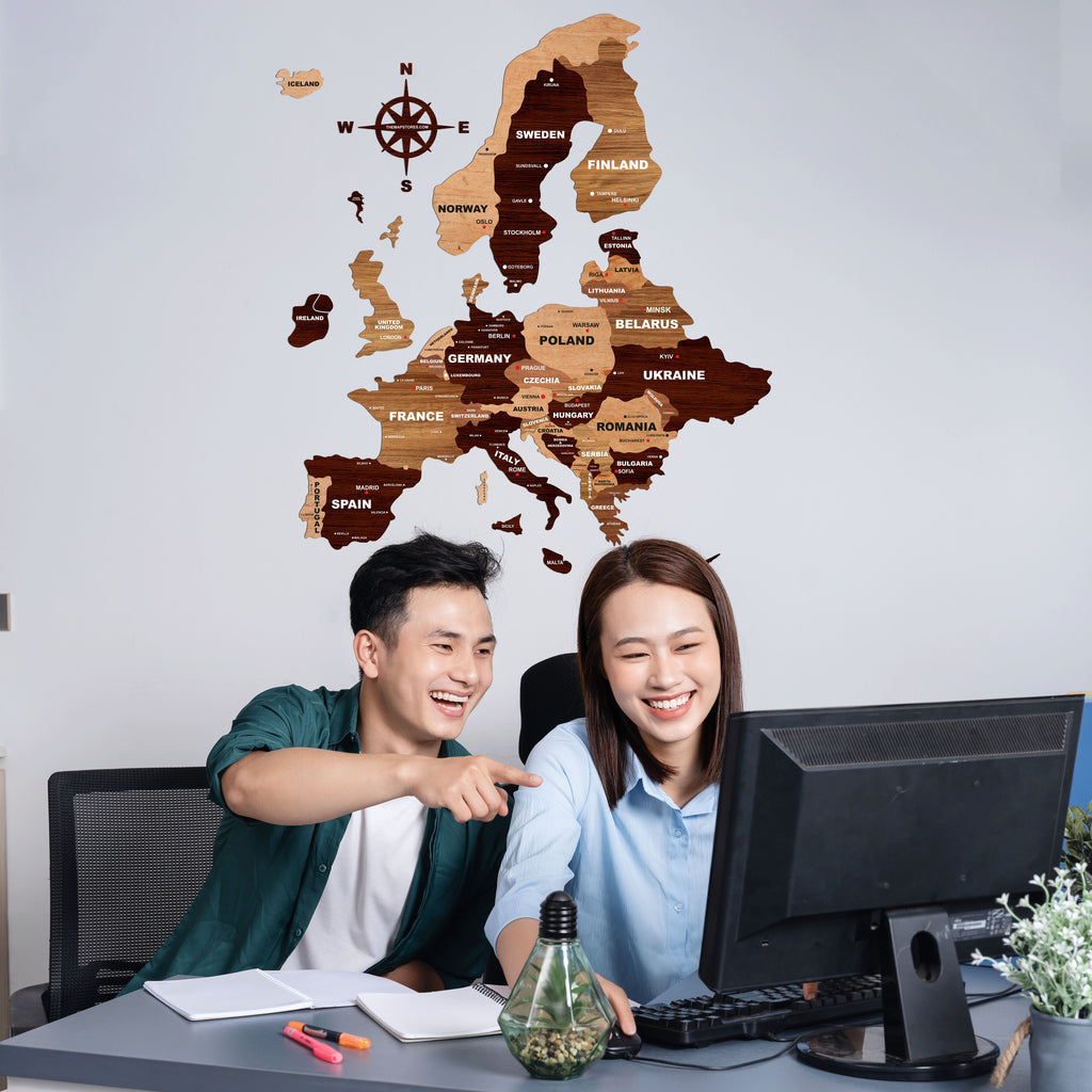 3D Wooden Texture Europe Map
